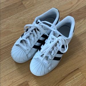 Adidas woman’s superstar sneakers